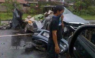 JUKE VS XENIA : Tiga Korban Meninggal Dimakamkan di Purbalingga