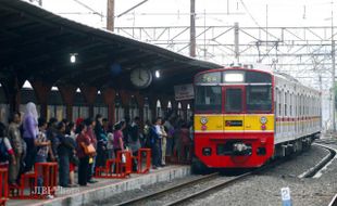 TAHUN BARU 2014 : Malam Pergantian Tahun, KRL Beroperasi 24 Jam