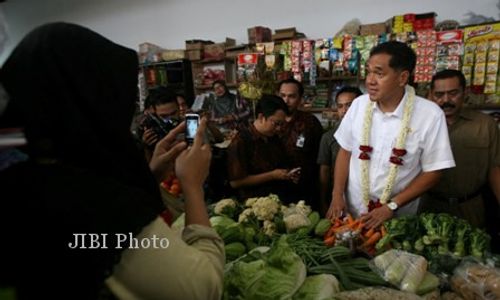  Pedagang Menangis di Depan Pak Menteri