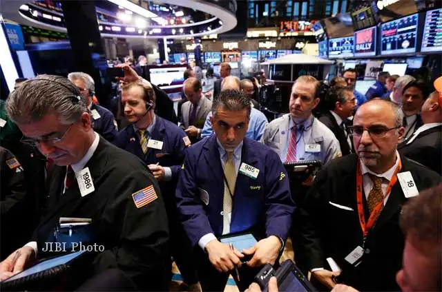 Investor Khawatir Dampak Bea Masuk Trump, Bursa Saham AS Ditutup Melemah