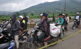 AKTIVITAS KAWAH DIENG : Pengungsi Pulang, Tim SAR Ditarik