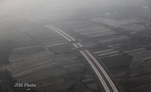 LEBARAN 2016 : Waskita Karya Kebut Betonisasi Jalan Tol Soker