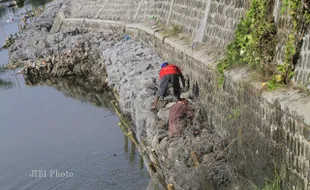 PEMBANGUNAN TALUD KALI GAJAH PUTIH