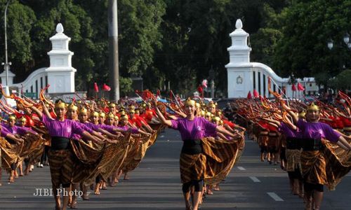 HARI TARI SEDUNIA : Istimewa, Kota Solo Siap Menari 36 Jam