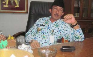 KASUS BUPATI SRAGEN : Jadi Tersangka, Agus Fatchur Rahman Didesak Mundur