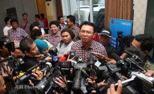 KISRUH APBD DKI : Ahok Laporkan Dugaan Korupsi APBD DKI Jakarta ke KPK