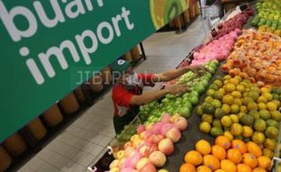 BUAH IMPOR BERFORMALIN : Apel, Pir & Anggur Impor Bisa Tahan Sebulan