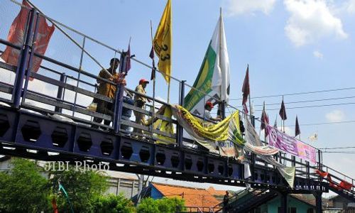 PEMILU 2014 : Panwaslu dan Satpol PP Berkoordinasi Tertibkan Alat Peraga