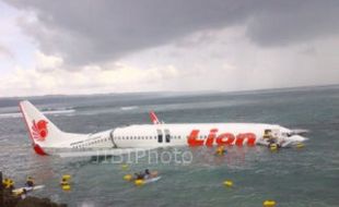 KECELAKAAN LION AIR: Pilot Lion Diminta Lakukan Tes Urine 