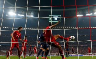 BAYERN SUPERIOR : Roura Protes Dua Gol Bayern