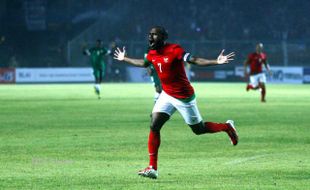 ISL 2013 : Borong Dua Gol, Boaz Bawa Persipura Pecundangi PBR 2-0