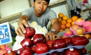 BUAH IMPOR BERFORMALIN : Pengawet Mayat Bikin Buah Lebih Mengkilap