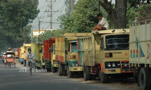 GALIAN C KLATEN : Terobos Jalur Resmi, 72 Truk Pasir Dicegat Aparat