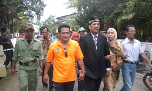   PILKADES COLOMADU: Kades Gajahan Dilantik di Balai Desa