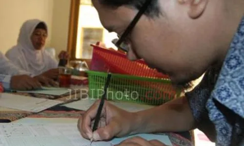 UJIAN KESETARAAN : Soal Beda tapi Pengawasan Sama