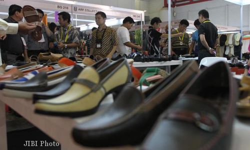 INVESTASI INDONESIA : Masuk ke Pabrik Sepatu Nike, Ini yang Ingin Ditunjukkan Jokowi