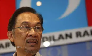 Mahathir Mohamad Mundur, Anwar Ibrahim Merasa Dikhianati