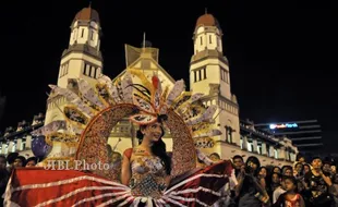 KARNAVAL MALAM SEMARANG