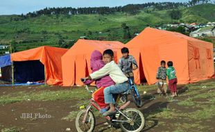 UN SD : Meski Masih Ada yang Mengungsi, Seluruh Siswa SD di Dieng Ikuti Ujian