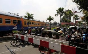 UNDERPASS PURWOSARI : Tolak Pembangunan Underpass Purwosari, FMTPU Pilih Jalan Layang