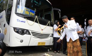 LAUNCHING BUS DAMRI PEMADU MODA