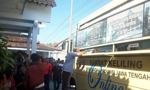 PELAYANAN PUBLIK JATENG : Minat Masyarakat Diklaim Tinggi, Pemutihan BBN Kendaraan Diperpanjang