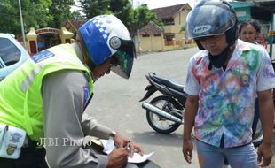 PELANGGARAN LALULINTAS : Pelajar Jangan Suap Petugas Saat Ditilang