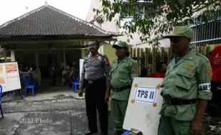 PENJAGAAN DI TPS 2