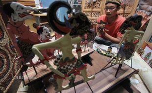 KERAJINAN SOUVENIR WAYANG