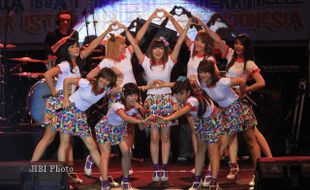 TRENDING TOPIC TWITTER : Fans Chibi Bikin Hastag #3thnHBDCherrybelle