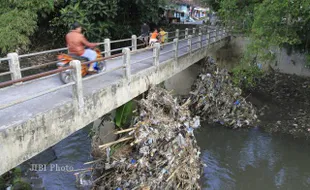 TUMPUKAN SAMPAH