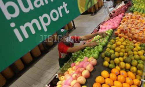 BUAH BERFORMALIN : Pejabat Sibuk, Razia Tertunda