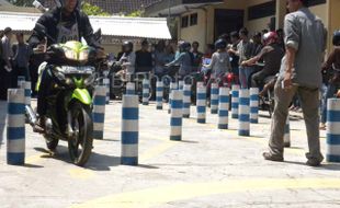 Demi SIM Gratis, Pelajar "Serbu" Polres Sleman 