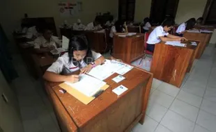 UJIAN NASIONAL SMP : 12 Siswa SMP Terancam Drop Out 