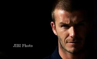 PAMOR BECKHAM : Alex Ferguson: David Beckham Jatuh Karena Selebritas