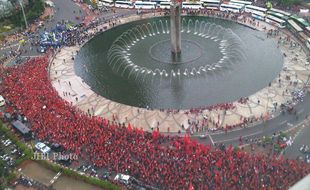 HARI BURUH 2015 : Jelang May Day, Buruh Berkomitmen Tidak Sweeping