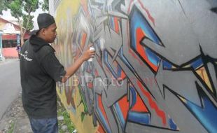 CERITA PELUKIS TEMBOK : Sempat Dibacok dan Dipalak Karena Graffiti