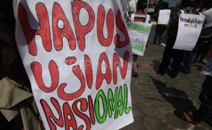 HARDIKNAS : Mahasiswa Demo, Anggota DPRD Malah Studi Banding ke Magelang