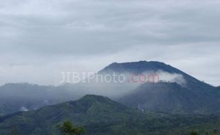 UPDATE SIAGA IJEN : Gempa Tremor Terus Terjadi di Gunung Ijen