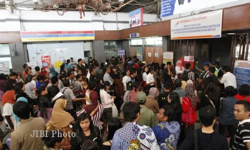 Tiket Kereta Lebaran Jurusan Solo Ludes