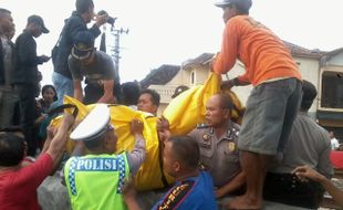 UNDERPASS MAKAMHAJI :  Saksi Sebut  Bocah Tewas Bermain Paku, Bukan Layangan