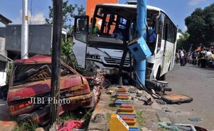 KECELAKAAN BUS SEMARANG : Sopir Bus Nugroho Resmi Tersangka