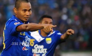 ISL 2013, PERSIB Vs PERSEPAM MU : Taklukan Persepam 2-1, Persib ke Posisi 2