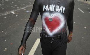 MAY DAY : Buruh Demo, Belasan Polisi Pilih Mengaji