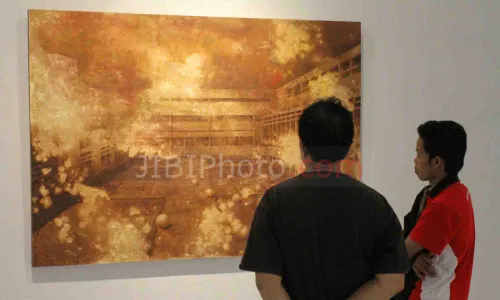 Slamet Suneo, Sulap Foto Usang Jadi Karya Lukis  