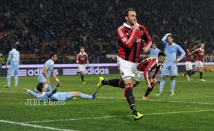 AC Milan Kehilangan Pazzini di Awal Musim Depan