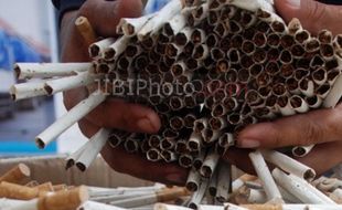 ISU KENAIKAN HARGA ROKOK : Petani Tembakau Paliyan Siap Produksi Rokok Mandiri