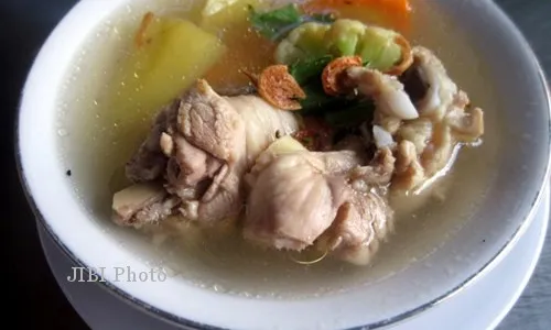  MENU OLAHAN AYAM : Segarnya Sop Ayam & Sambal Terasi