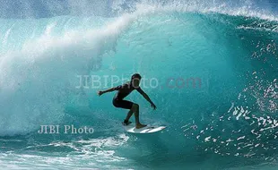 SUKABUMI SURFING CHAMPIONSHIP : Puluhan Peselancar Muda Ambil Bagian 