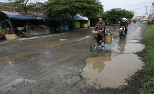 REFERENDUM COLOMADU : Rina Iriani Enggan Berkomentar